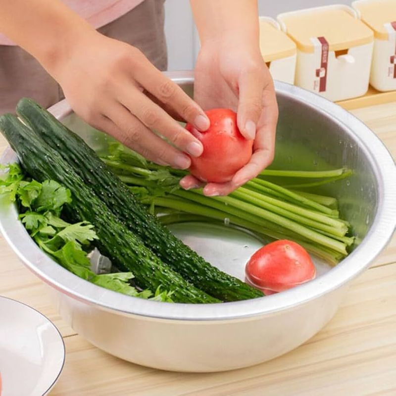 Pegawai Diduga Cuci Kaki di Baskom Sayur, Restoran Ini Langsung Tutup!