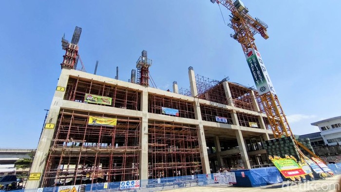 Pembangunan infrastruktur Indonesia Mass Transit Project (MASTRAN) di Bandung.