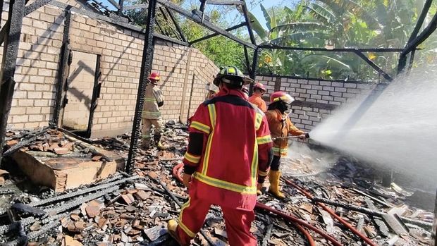 Penampakan rumah warga Ringin, Pamotan, Rembang yang terbakar, Rabu (22/7/2026) pagi.