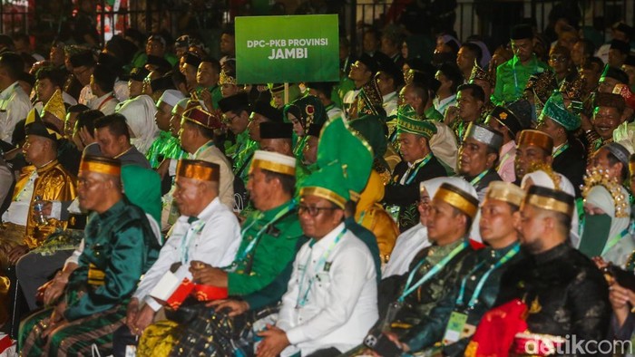 Ketua Umum Partai Kebangkitan Bangsa (PKB) Muhaimin Iskandar memberikan sambutan dalam pelantikan Dewan Pengurus Cabang (DPC) PKB se-Indonesia di Museum Fatahilah, Jakarta, Rabu (22/7/2026).

PKB menggelar pelantikan Dewan Pengurus Cabang (DPC) dari seluruh Indonesia sebagai bagian dari upaya memperkuat konsolidasi organisasi hingga tingkat daerah.