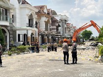 Polisi Olah TKP Insiden Ledakan Rumah Mewah di Medan
