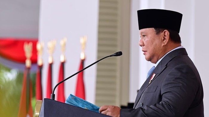 Presiden Prabowo Subianto memimpin Upacara Prasetya Perwira (Praspa) TNI dan Polri Tahun 2026 di halaman depan Istana Merdeka, Jakarta, Rabu (22/7/2026).