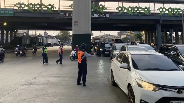 Rekayasa lalu lintas (lalin) diterapkan di kawasan simpang kolong Cakung untuk mencegah kemacetan parah terulang. (Dok. ANTARA/Dishub Jaktim)