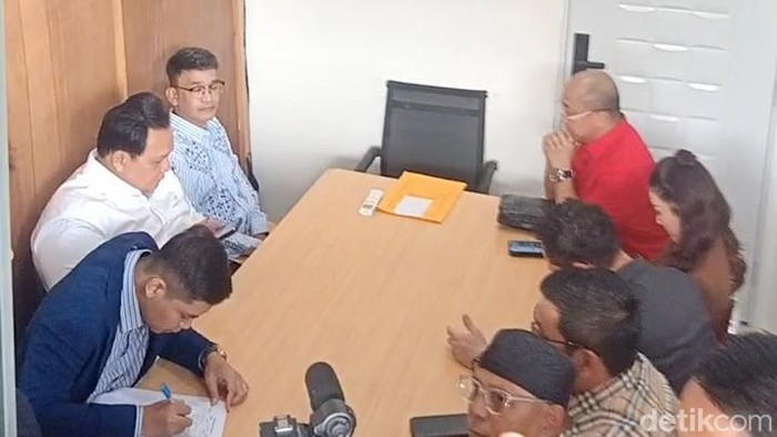 Sarwendah dan Ruben Onsu di Pengadilan Negeri Jakarta Selatan, Rabu (22/7/2026).