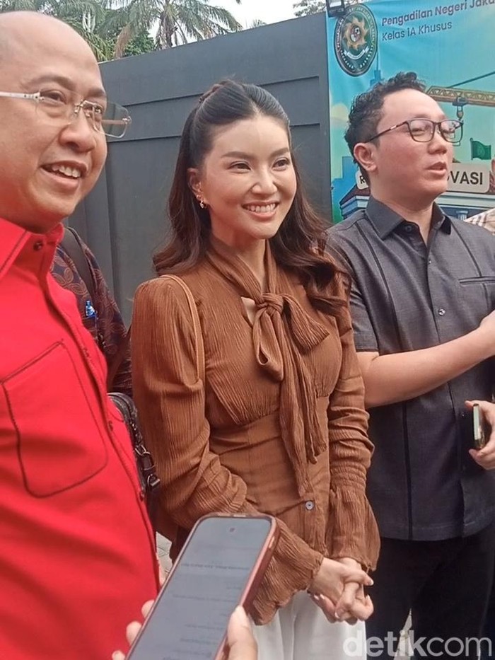 Sarwendah dan Ruben Onsu di Pengadilan Negeri Jakarta Selatan, Rabu (22/7/2026).