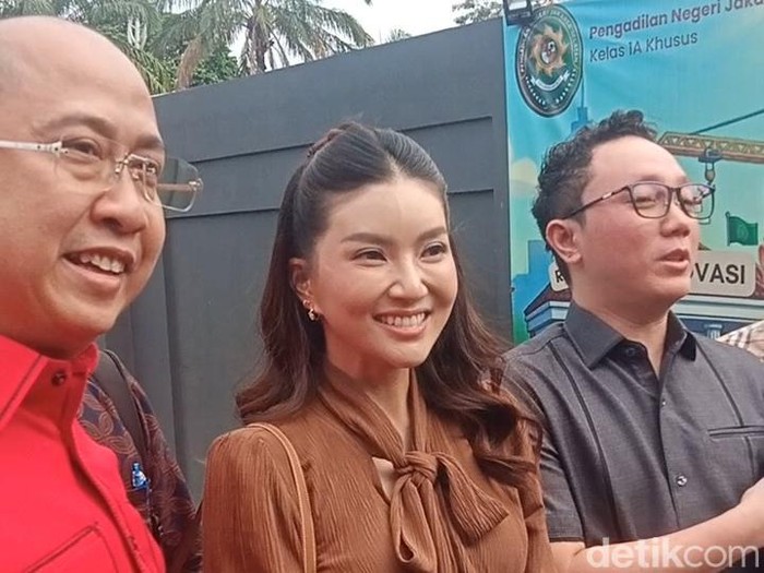 Sarwendah dan Ruben Onsu di Pengadilan Negeri Jakarta Selatan, Rabu (22/7/2026).