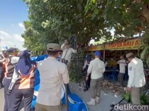 Satpol PP Tertibkan PKL-Parkir Liar yang Kuasai Trotoar Jalan di Mataram