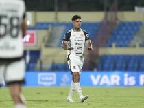 Shayne Pattynama Tak Kunjung Main, Apa Penyebabnya?