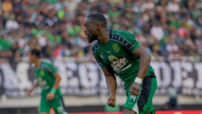 Striker Persebaya, Yan Mabella