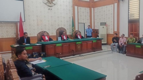 Suasana sidang perdana gugatan pengacara Togar Situmorang ke empat media di PN Denpasar, Rabu (22/7/2026). (Wibhi Leksono/detikBali)