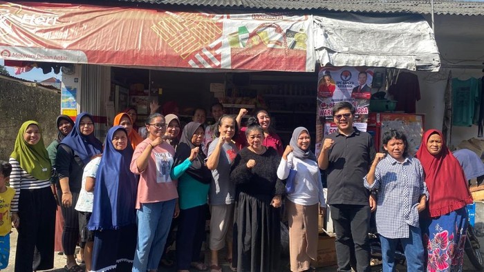Upaya menghidupkan warung kelontong di Bogor