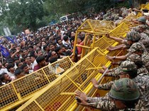Usai Bentrok, Gerakan Para Kecoak Tantang Pemerintah India
