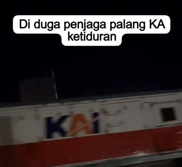 Viral Truk Nyaris Tertabrak KA di Simpang Mengkreng Gegara Penjaga Tertidur