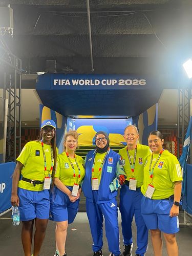 Mengenal Mita Yulian Sasmita, relawan asal Depok, Jawa Barat, yang mencuri perhatian di Piala Dunia 2026. Mita menceritakan pengalamannya selama menjadi volunteer selama FIFA World Cup 2026.