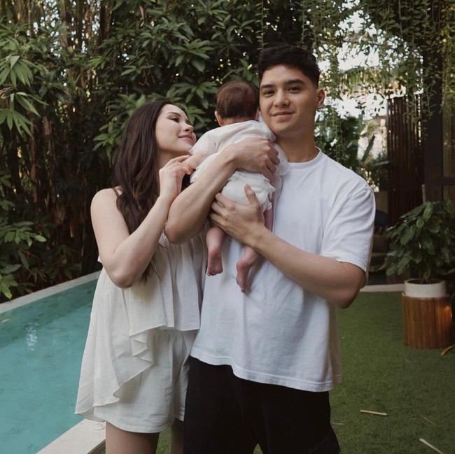 Keseruan Al Ghazali-Alyssa Daguise Ajak Soleil ke Bali