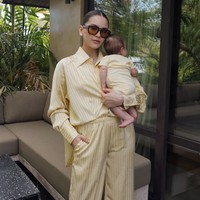 Tak sampai di situ, beberapa netizen kemudian turut membandingkan penampilan Alyssa saat menghadiri upacara HUT RI itu dengan unggahan-unggahan di akun Instagramnya. Foto: Instagram/@alyssadaguise