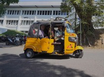 Lolos Tanpa Bimbel, Andromeda Diantar Ayah Kuliah ke ITB Naik Bajaj dari Yogya