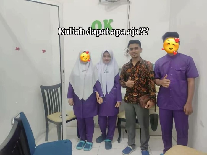 Berawal dari hubungan rahasia, mahasiswi ini akhirnya menikah dengan dosennya sendiri. Momen haru wisuda hingga kisah di balik pertunangan mencuri perhatian.