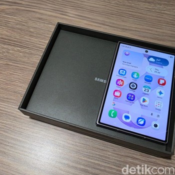 Hands On Samsung Galaxy Z Fold8, HP Menawan yang Menyenangkan
