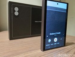 Unboxing Samsung Galaxy Z Fold8