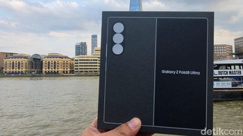 Ini adalah kemasan dari Samsung Galaxy Z Fold8 Ultra. Foto: Fino Yurio Kristo/detikINET