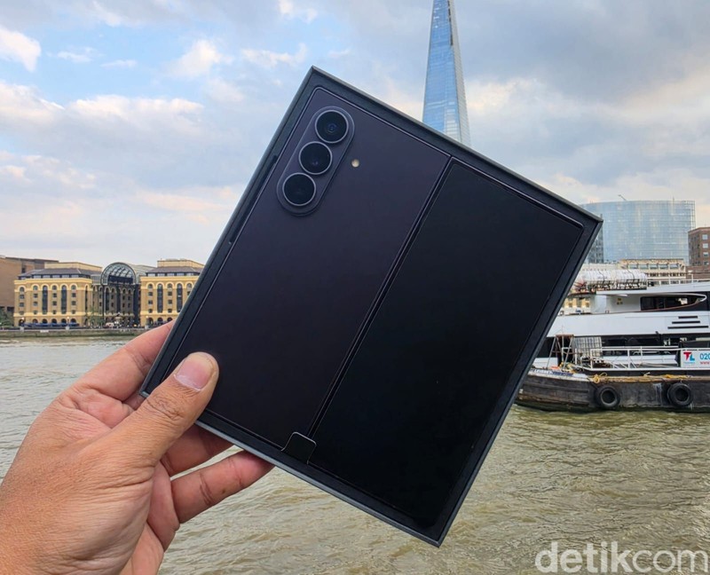 Galaxy Z Fold8 Ultra