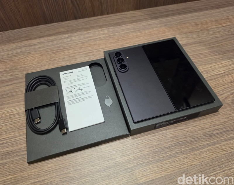 Galaxy Z Fold8 Ultra