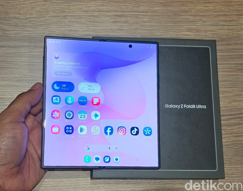 Galaxy Z Fold8 Ultra