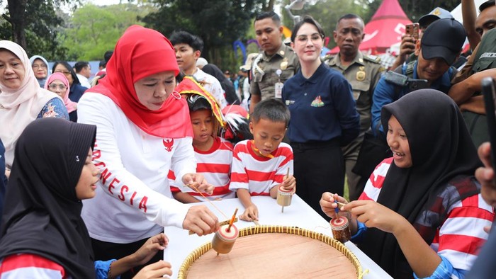 Gubernur Jatim Khofifah saat memperingati Hari Anak Nasional 2026