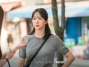 Hani EXID Pindah Agensi, Kini Serumah Song Ji Hyo