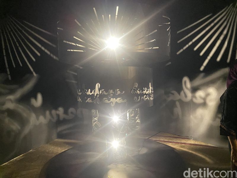 Instalasi Kawan Nusantara Tulola 'Evolusi'