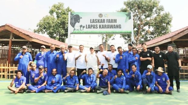 Irfan Hakim mengunjungi LASKAR Farm di Lapas Karawang. (dok.istimewa)