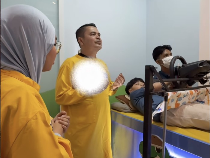 Air Rumi, anak Irish Bella dan Ammar Zoni dikhitan.