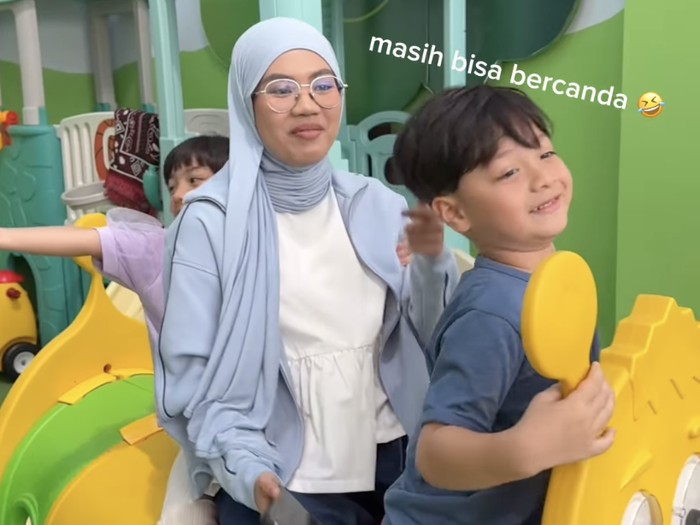 Air Rumi, anak Irish Bella dan Ammar Zoni dikhitan.