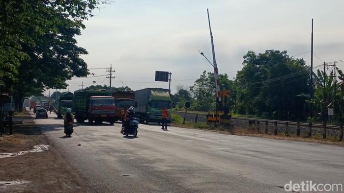 Jalur Pantura Pasuruan kembali normal