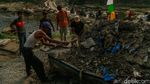 Jembatan Narogong Ditutup, Warga Bertaruh di Jalur Darurat