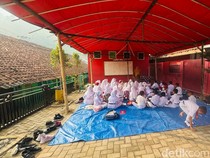 Nestapa SDN Cadasleeur: Belajar di Bawah Terpal dan Bayang Bahaya