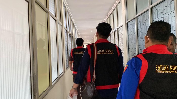 Kejati Riau geledak kantor Dinas Pendidikan Riau. (Istimewa)