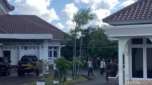 KPK menggeledah Rumah Dinas Bupati nonaktif Lombok Barat, Lalu Ahmad Zaini (LAZ), Kamis (23/7/2026).