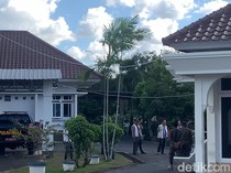 Video: Momen KPK Geledah Kantor-Rumah Dinas Bupati Nonaktif Lombok Barat