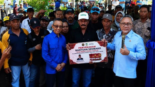 Menko Pangan Zulhas bertemu petani di Banyuwangi (dok.Kemenko Pangan)