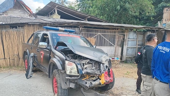 Mobil polisi tertabrak kereta api di perlintasan Tapen Bantul, Kamis (23/7/2026).