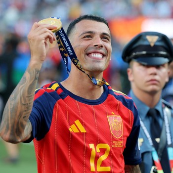 Pedro Porro Persembahkan Medali Juara Piala Dunia buat Kakeknya