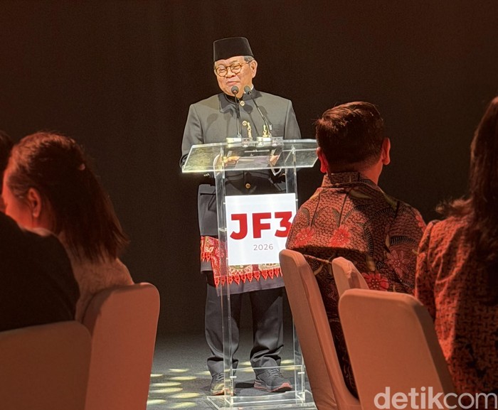 JF3 Fashion Festival 2026 dibuka dengan JF3 Gala yang dihadiri Gubernur DKI Pramono Anung dan Menteri Pariwisata Republik Indonesia Widiyanti Putri Wardhana. Desainer ternama Indonesia seperti Hian Tjen dan Rinaldy A. Yunardi juga hadir.