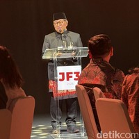 Canda Pramono Anung Gayanya Dikritik Desainer di JF3 Fashion Festival 2026