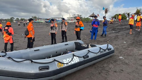 Pencarian hari terakhir nelayan tenggelam di Pantai Saba oleh tim SAR gabungan, Kamis (23/7/2026). Pencarian terakhir dilakukan di Pantai Lebih. (Dok Pemkab Gianyar)