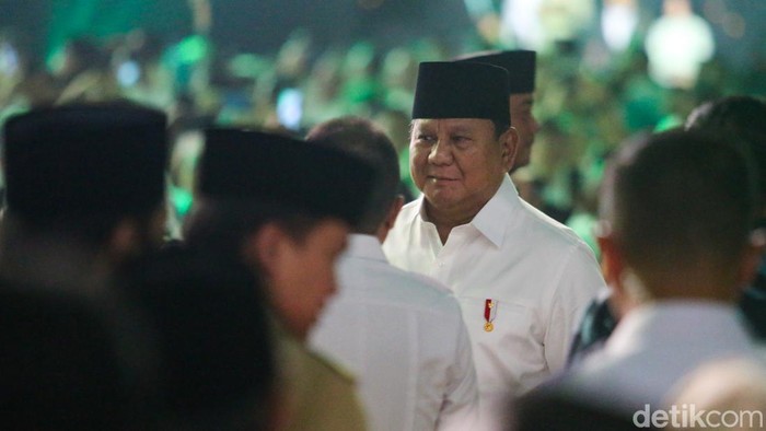 Presiden Prabowo Subianto berpidato dalam peringatan Harlah ke-28 PKB di Jakarta International Convention Center, Jakarta, Kamis (23/7/2026). Prabowo Subianto buka suara soal arah pembangunan ekonomi nasional di bawah kepemimpinannya, yaitu menjalankan Pasal 33 dan 34 Undang-Undang Dasar (UUD) 1945.