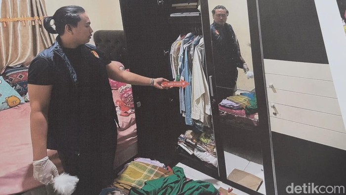 Polisi saat olah TKP pembobolan rumah warga Kota Jambi