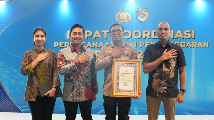 Kapolresta Sidoarjo Kombes Christian Tobing dan jajarannya