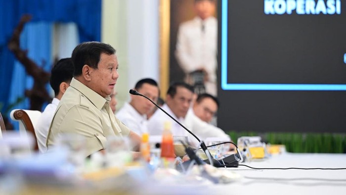 Presiden Prabowo menggelar rapat terbatas membahas Koperasi Desa dan Nelayan Merah Putih, di Istana Merdeka, Jakarta, Kamis (23/7/2026).